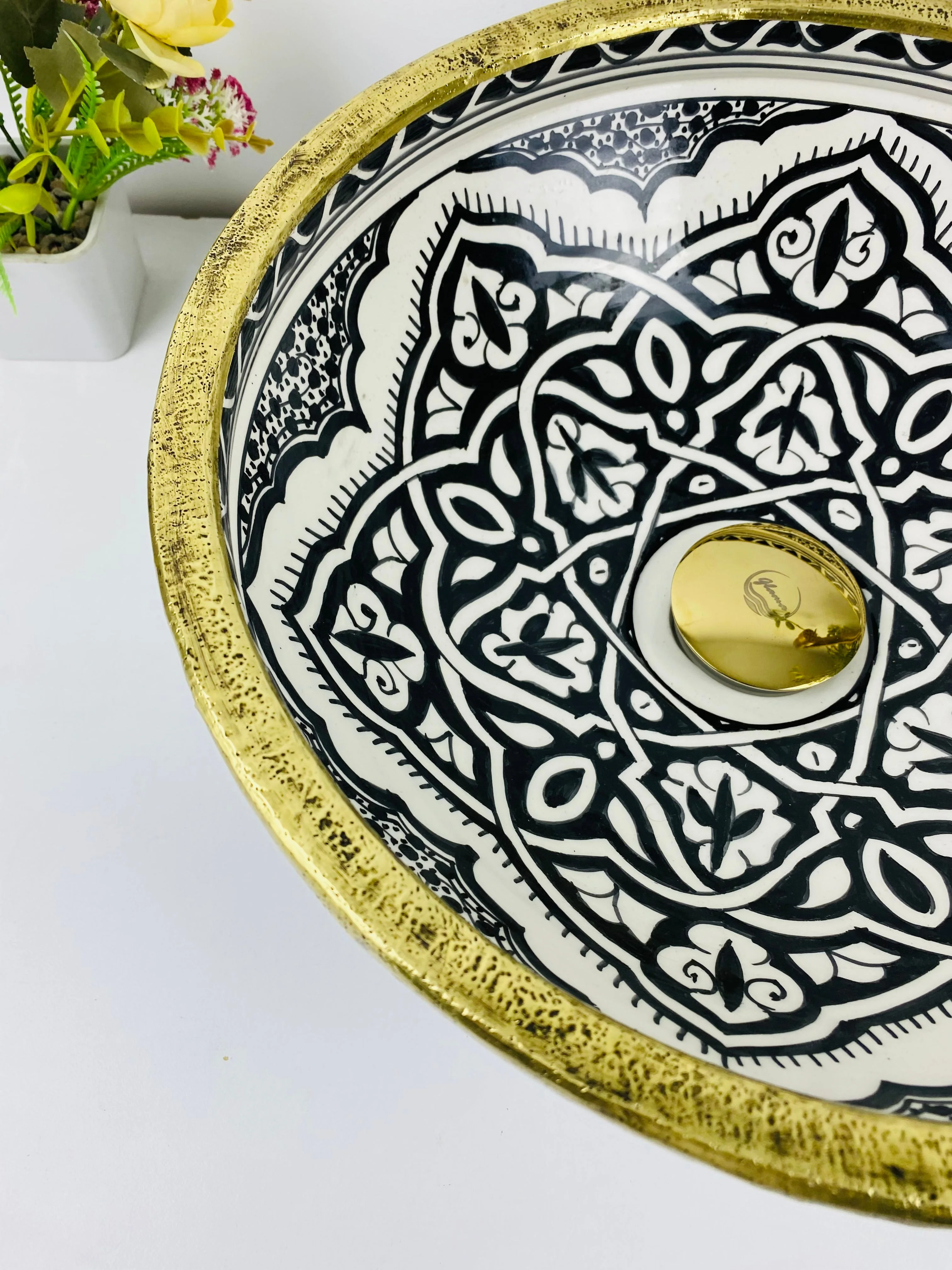 Black bathroom basin - Brass brushed Rimmed sink  - Basin with Mid-Century Modern flair batheroom - london  Farmhouse Basin - Image 3