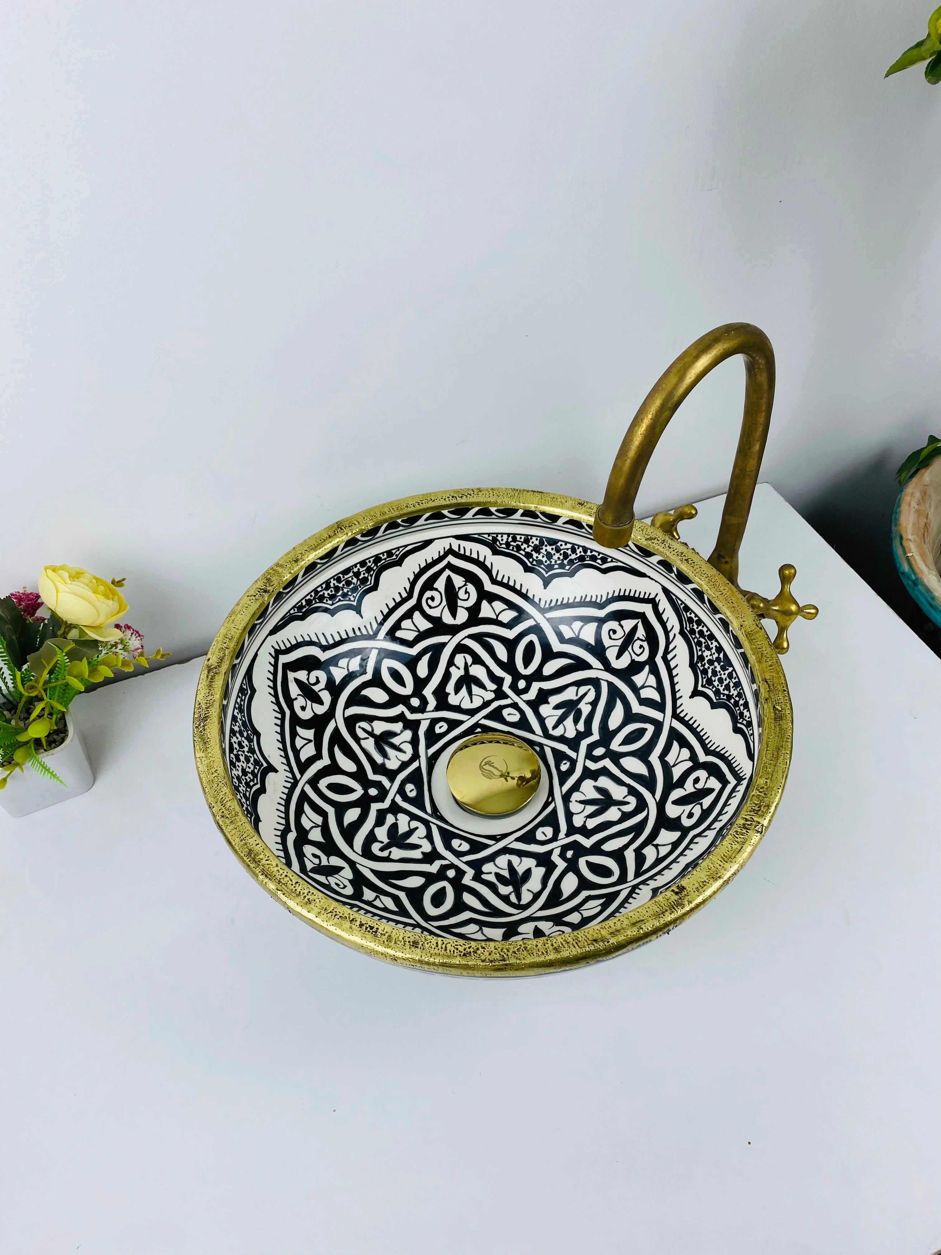 Black bathroom basin - Brass brushed Rimmed sink  - Basin with Mid-Century Modern flair batheroom - london  Farmhouse Basin - Image 5