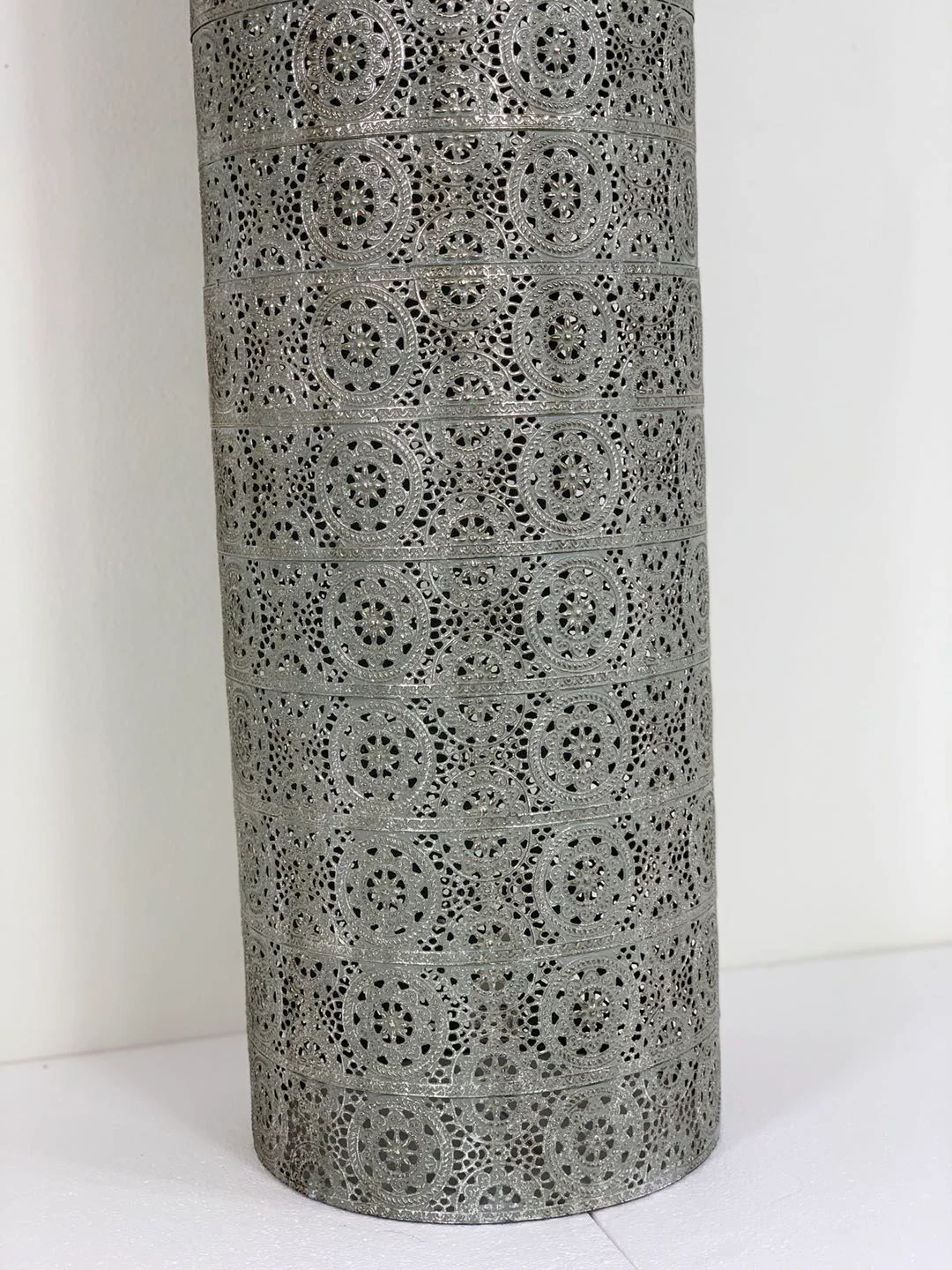 Cadiz Floor Standing Candle Holder - Image 4