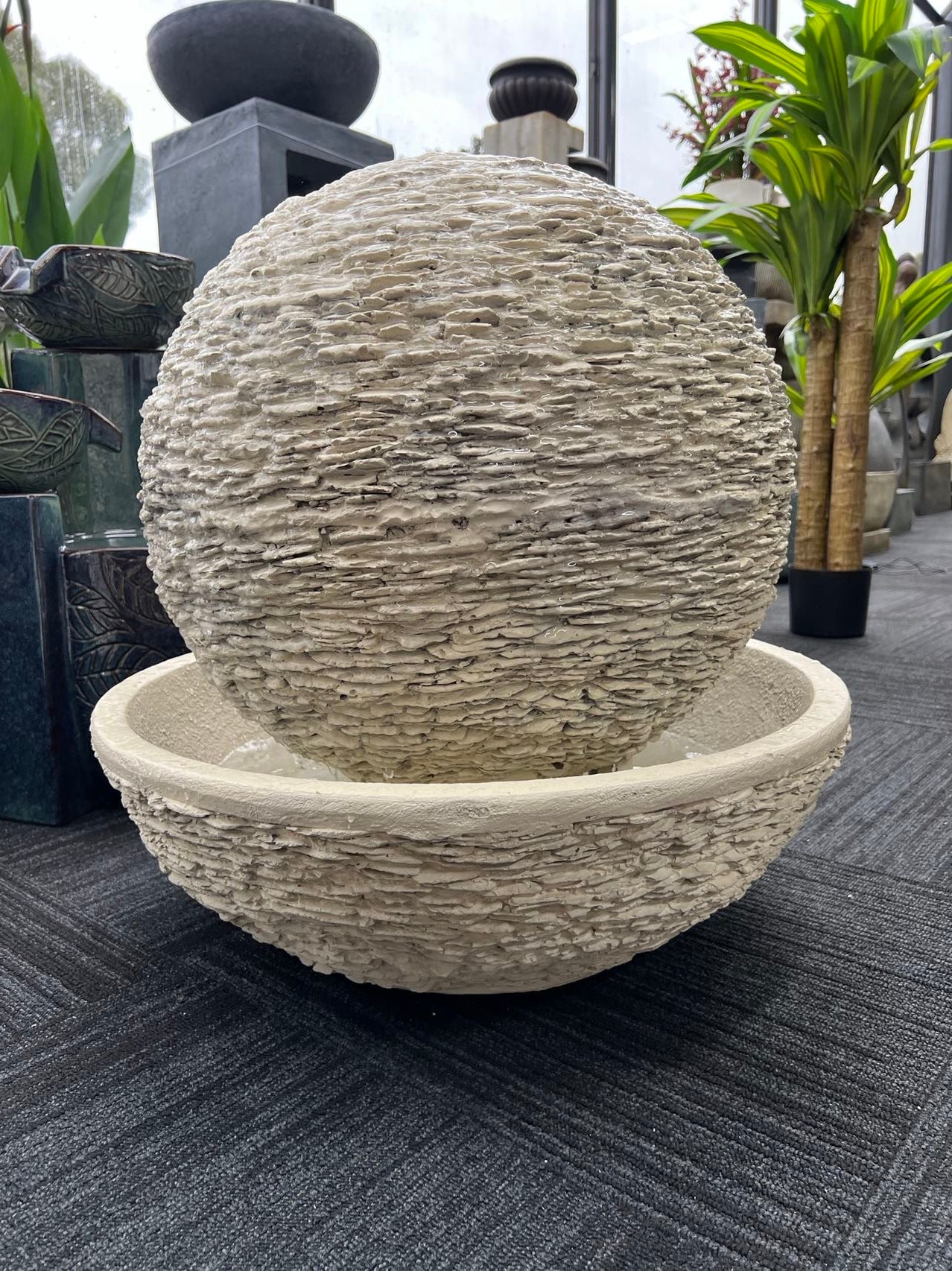 Caliante Outdoor Round Fountain with textured surface and round base Beige or Black Colour - Image 3