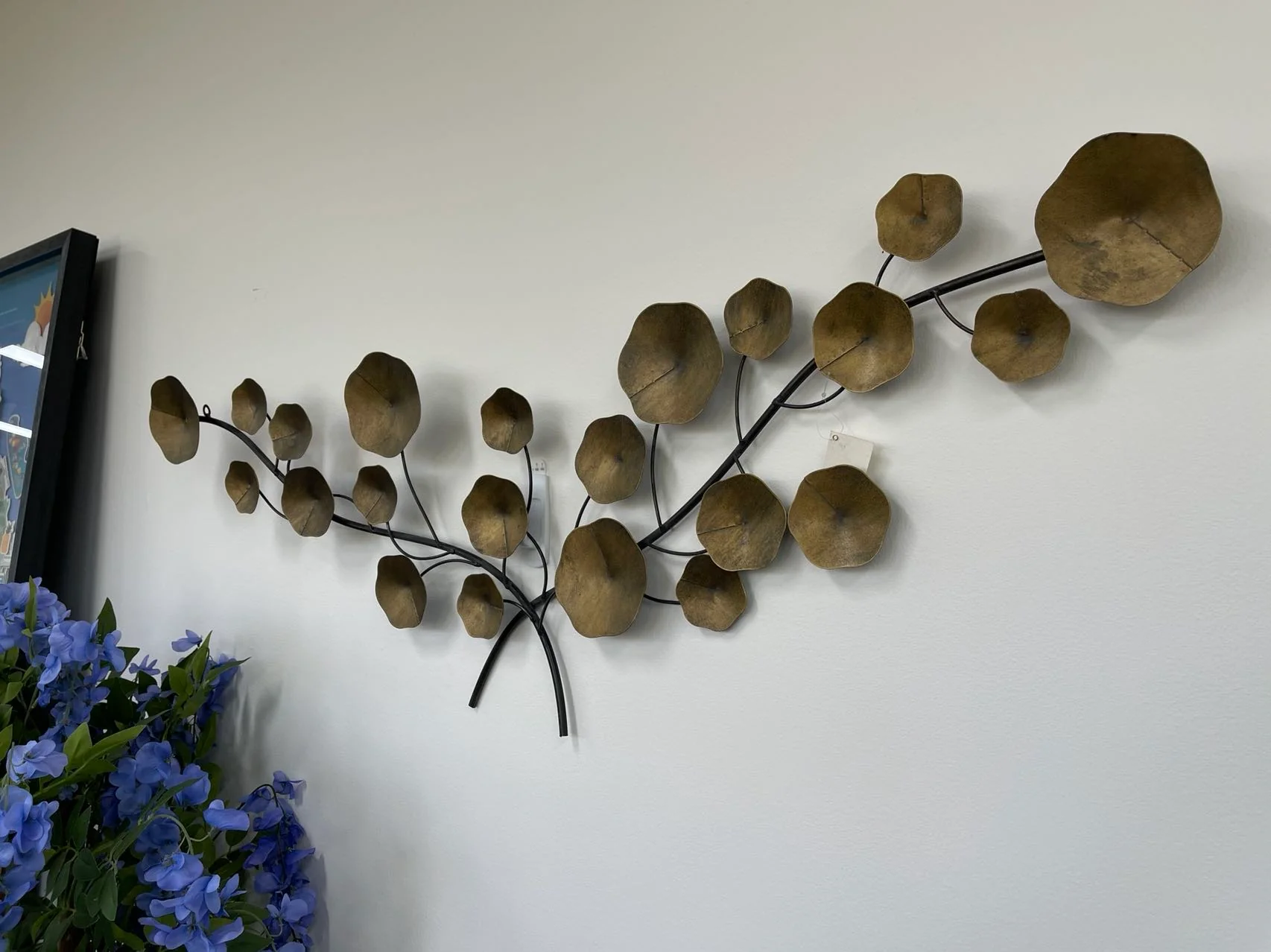 Naturalezza Golden Leaves Metal Wall Art - Image 5