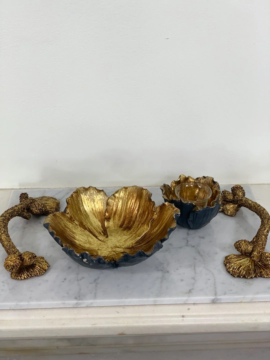 Flower Shaped Set Bowls Black & Gold with Candle Holder - Image 11