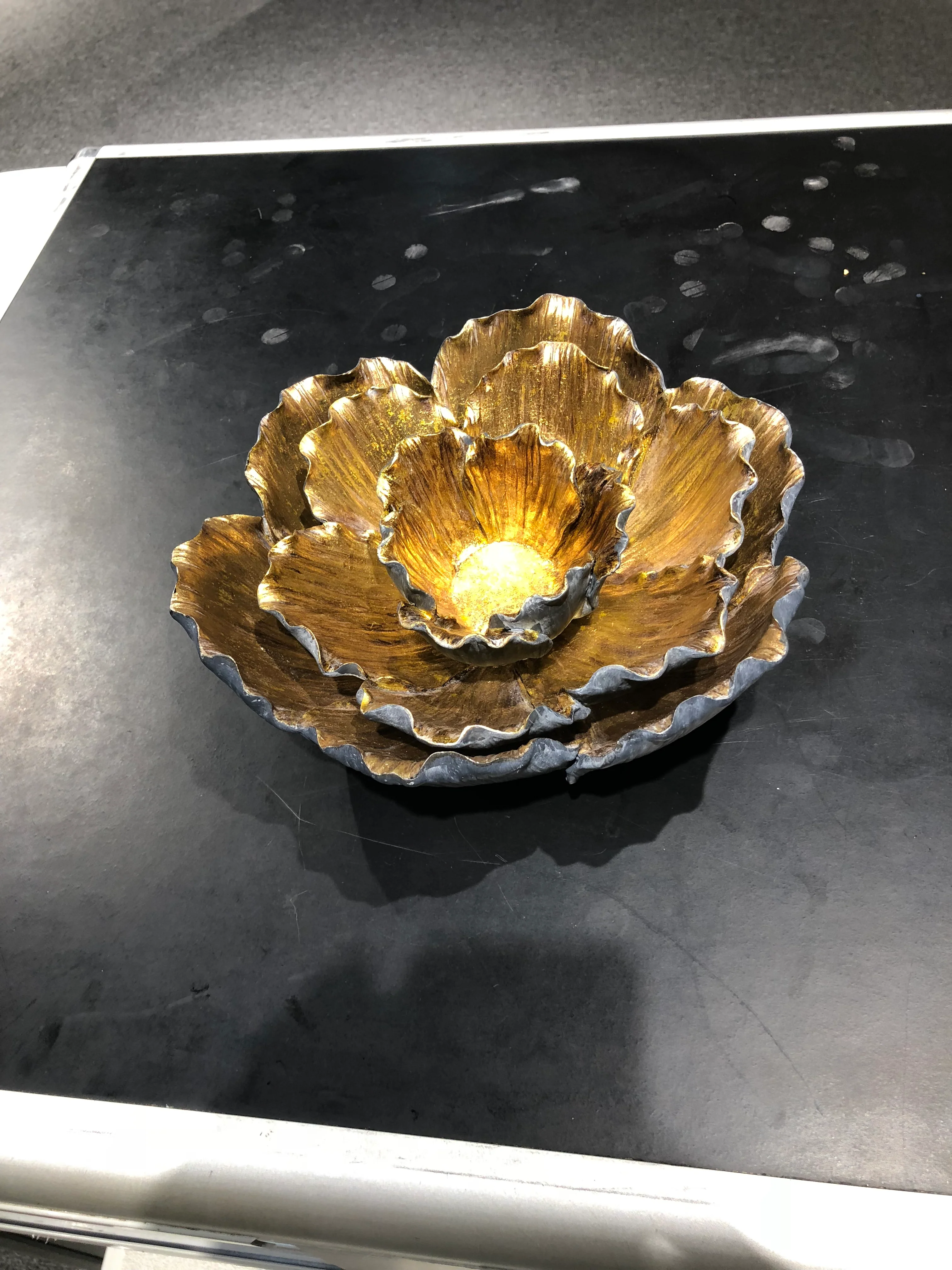 Flower Shaped Set Bowls Black & Gold with Candle Holder - Image 6