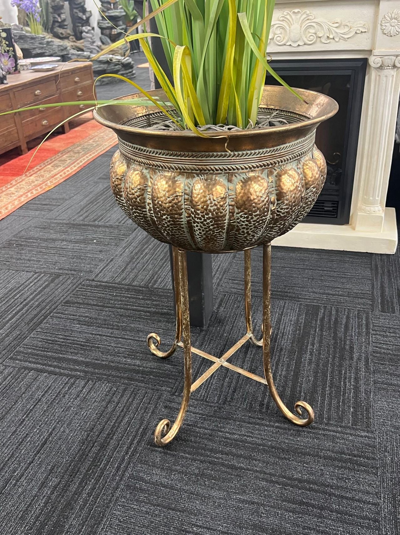 ZENA Standing Metal Planter - Image 3