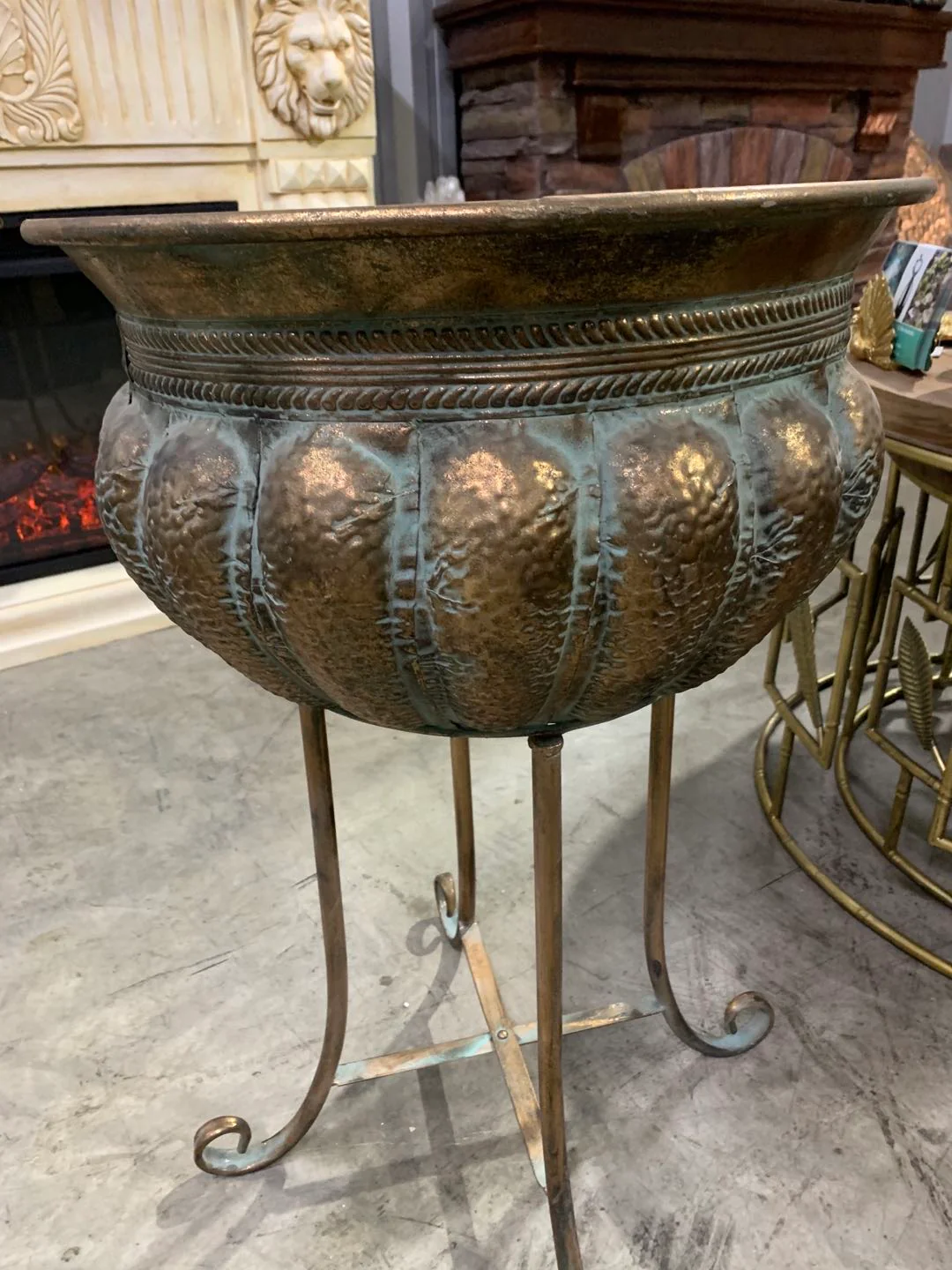 ZENA Standing Metal Planter - Image 5