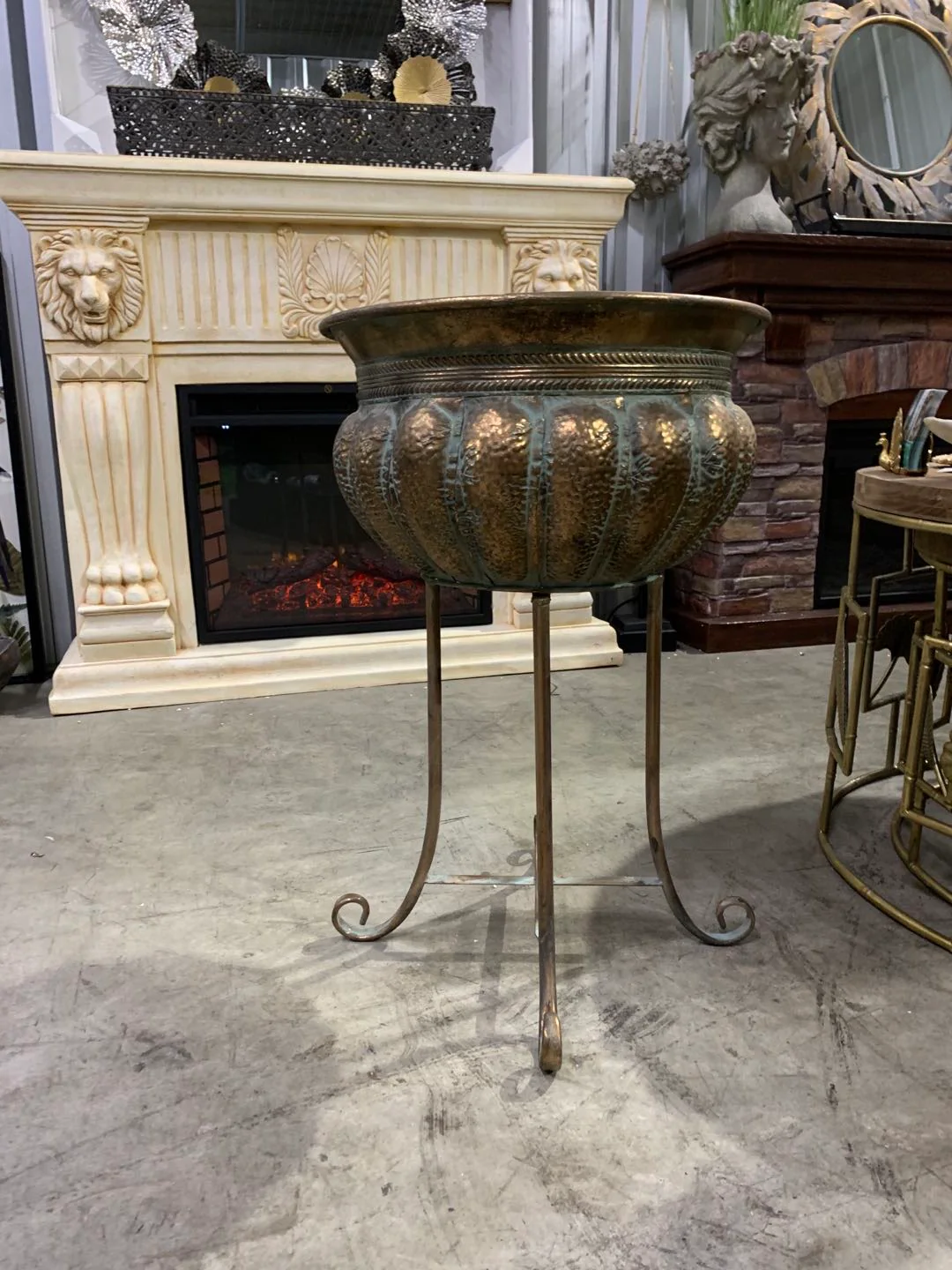 ZENA Standing Metal Planter - Image 6